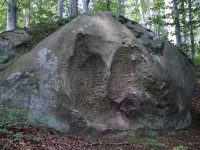 Болдеринговый камень
